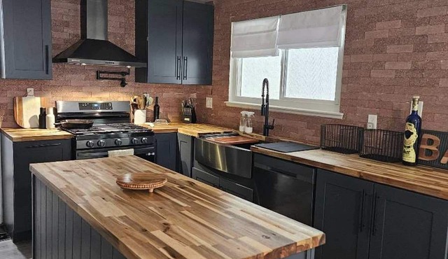 Cozy Family Haven in Sparks - Pet Friendly - Fenced Yard