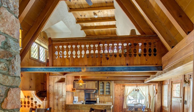 Cozy Lake Tahoe Getaway