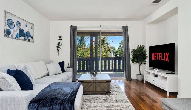 Cozy Master Suite Room with Workspace in San Jose near Airport and Hospitals