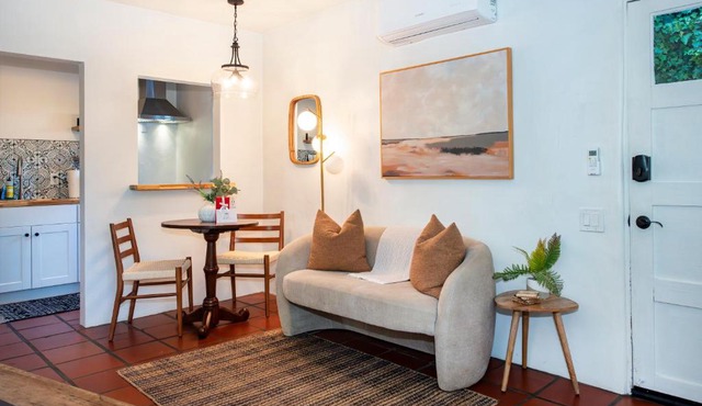 Cozy New - Casa Blanca Suite B1