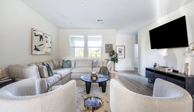 Cozy Stay Near San Diego With 2 Car Garage