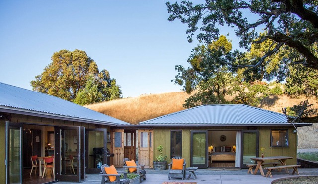 Creekside Cottage at Whispertree - Privacy, Nature & Serenity!