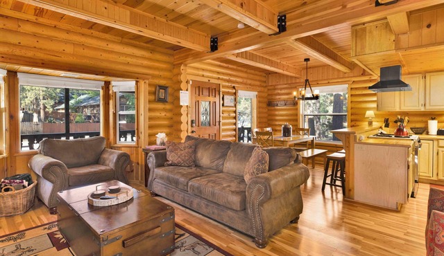 Cub's Cabin/Charming 3-Bedroom Log Cabin Near Big Bear Lake