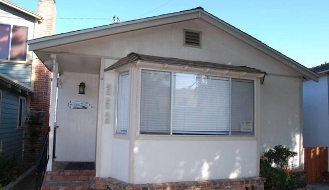 Cute Cottage ; Single Story Detached Home. 3br/2 ba