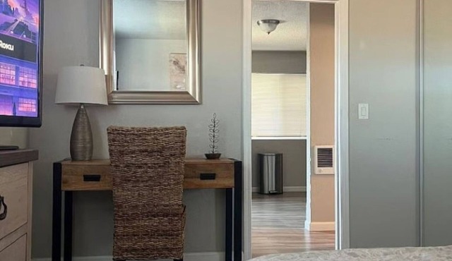 Delightful 1-bedroom 1-bath apartment in vibrant Oakland near local hotspots