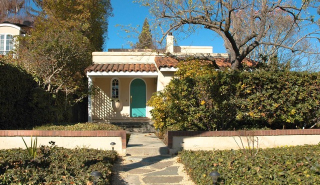 Delightful Furnished 2,600sf Home Near Stanford