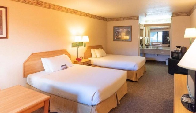 Deluxe Room 2 Queen Beds