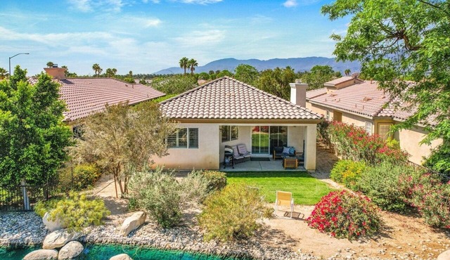 Desert Oasis: Walk to the Festivals, Empire Polo Fields, Golf, Amenities & MORE