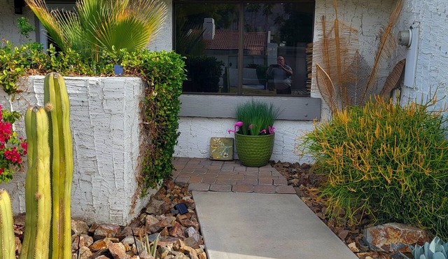 Designer 2br Condo -gated community - private rear garden- front mountain views