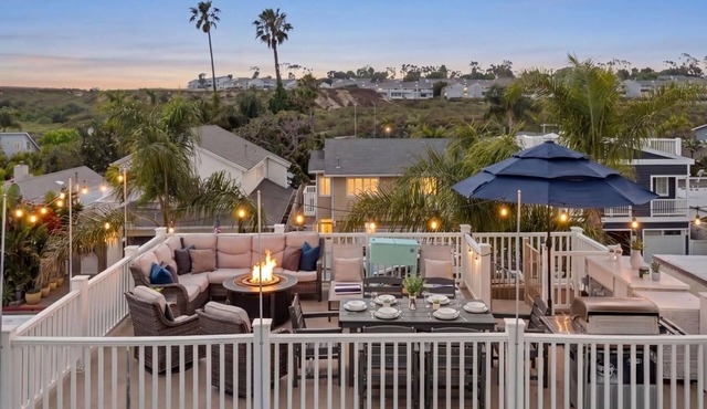 Designer Beach Home, Rooftop Deck, Free Parking, Bike Rentals, King Suites