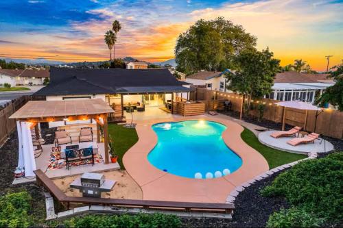 Designer Escape with Pool Firepit Game Room BBQ