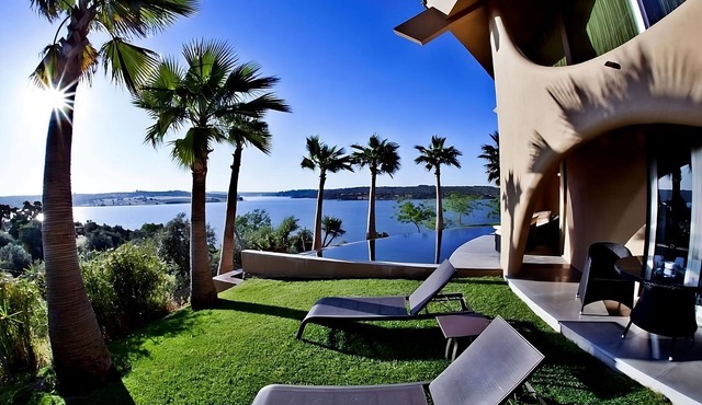 Discover More of Montargil! Private Balcony, Swimming Pool, Free Parking!