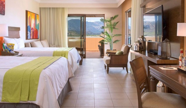 Discover Oceanfront Luxury & Spectacular Views in Loreto