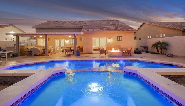Dulce Vida: Pool, Spa, Table Games, Fire Pit, BBQ!
