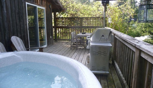 Dunes Cabin at Chesterman Beach, Tofino B.C.