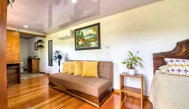 Eco-friendly 1 bedroom 300 Mts from beach and town