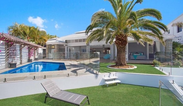 Elegant and relaxing, enjoy your own piece of paradise.