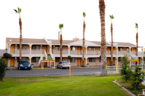 Emerald Inn & Lounge