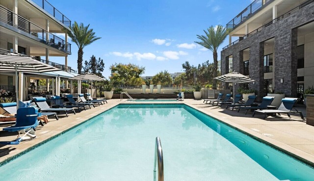 Endless Summer: Luxe 1BR w/Resort-Style Amenities