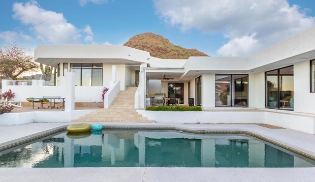 Enjoy a Paradise Escape with Heated Pool, Hot Tub and Breathtaking Views at Lookout Mountain!