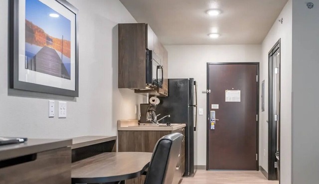 Enjoy Easy Access to Outdoor Fun at Whiskeytown From Cozy Room in Redding