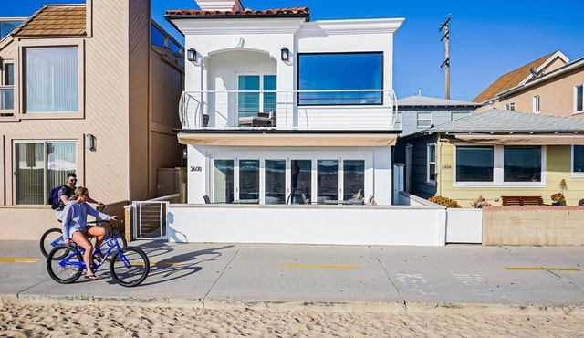 Entire Boardwalk Home on the Beach in Newport Beach with Beautiful Views