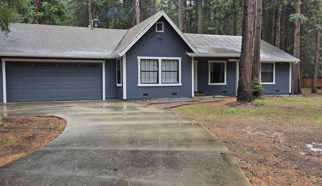 Entire home just 14 miles from Lassen Volcanic National Park