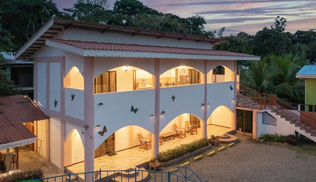 Entire Home Near Beach | Quiet Area | Pool