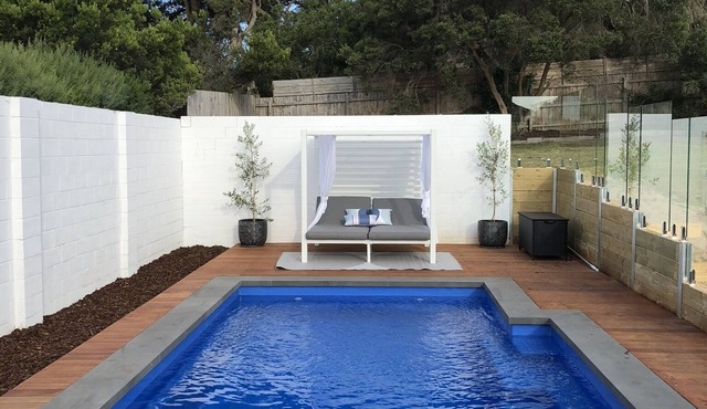Escape to Rye - Beach House with Pool