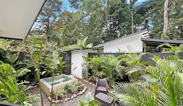 Escondido Retreat Centre | 3 Pools, AC, Yoga Deck, Sleeps 16 people, Game Room