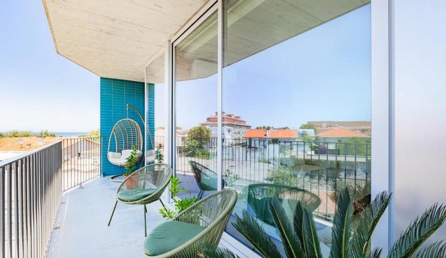 Espinho Sunny Vibes & Balcony with Pool