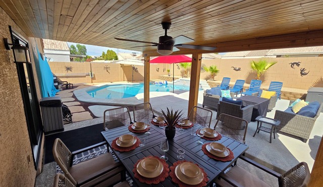 *Everything NEW* FREE Heated Pool* Luxury Oasis*