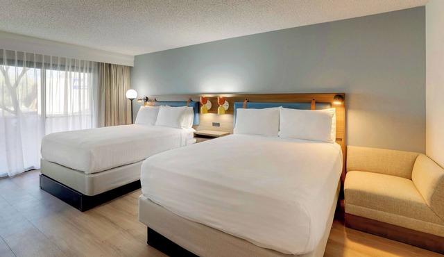 Everything You Need For The Perfect Vacation! w/Outdoor Pool, Pets are Allowed!