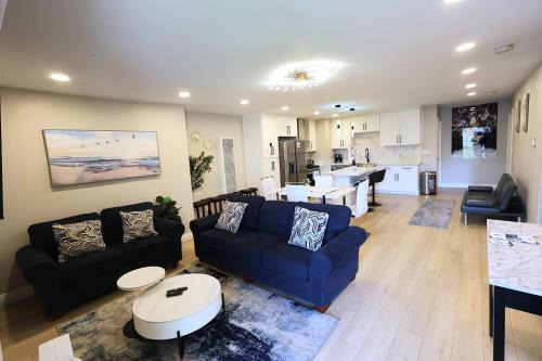 Exotic Homes Gillespie Dr by SD stay