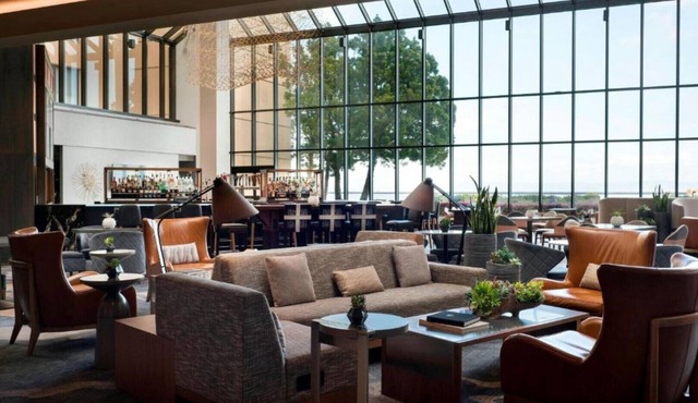 Experience a redesigned hotel near the San Francisco airport