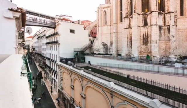 Experience Lisbon from a Trendy Flat Near All the Must-Sees