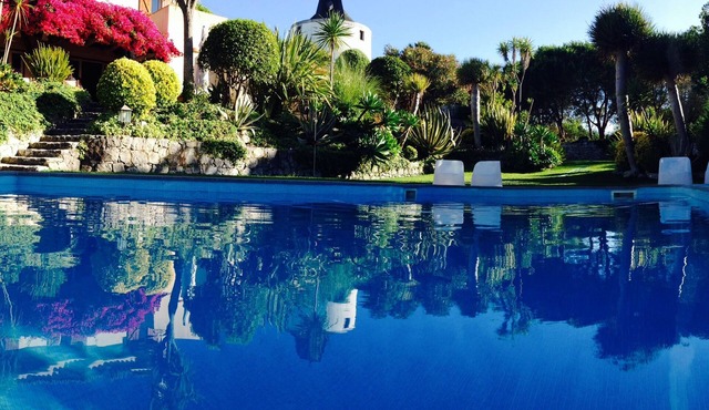 Exquisite Familiar Villa w/Pool, 8min Away From the Beach