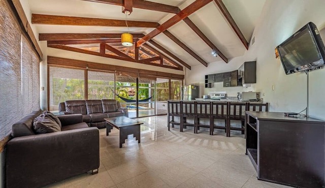 Exquisite villa with fully-equipped kitchen, plunge pool & beach shuttle
