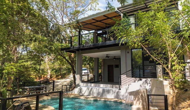 Fabulous house in the mountain near Avellanas beach, paradise waits for you.