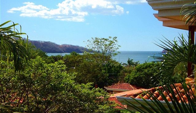 Fabulous Spacious Villa Only Steps Away from the Beach!