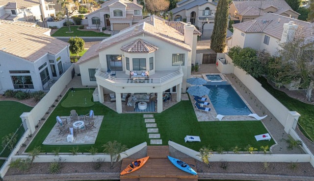 Family Fun Lakefront, Htd Pool, Spa, Putt Green, Kayaks, Covered Patio w/TV, Indoor Games