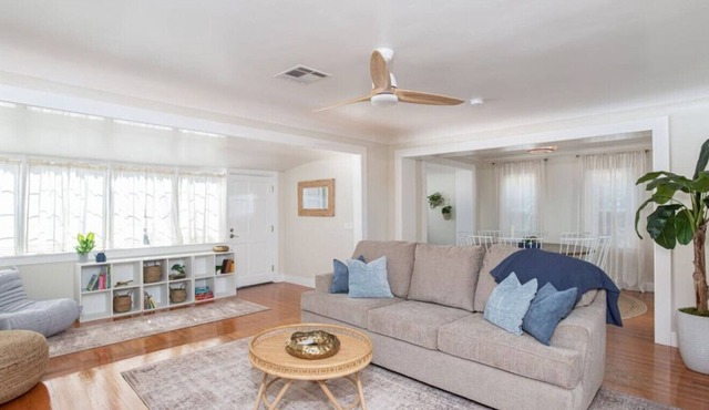 Family Retreat | Stunning Views | Modern Amenities