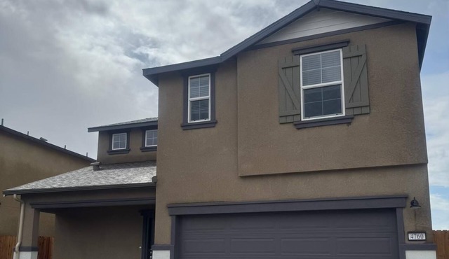 Fantastic fully Furnished 3-bedroom house with AC in Merced