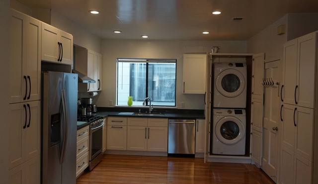 Fantastic Luxury Apt Close to Golden Gate Park & Beach, WiFi, in-unit Laundry,
