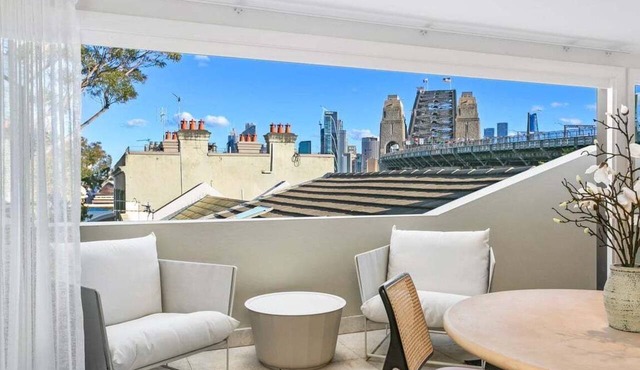 FITZ2 - Kirribilli Comfort | 2-Bed Apartment With Harbour Views