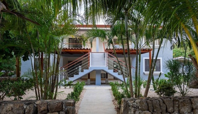 ★ Flat 1 - Modern 2 BR 2 Bath - 300m from beach ★