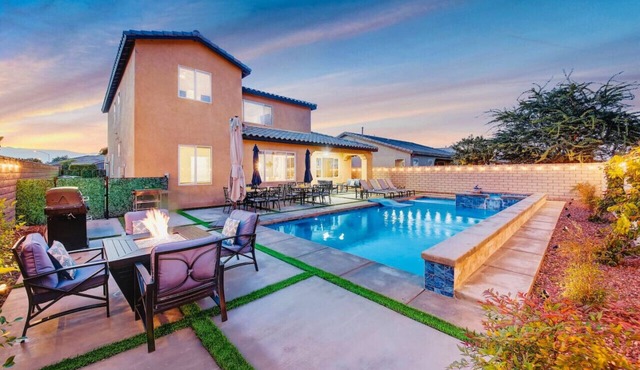Flirty Flamingo/Huge Pool/Spa