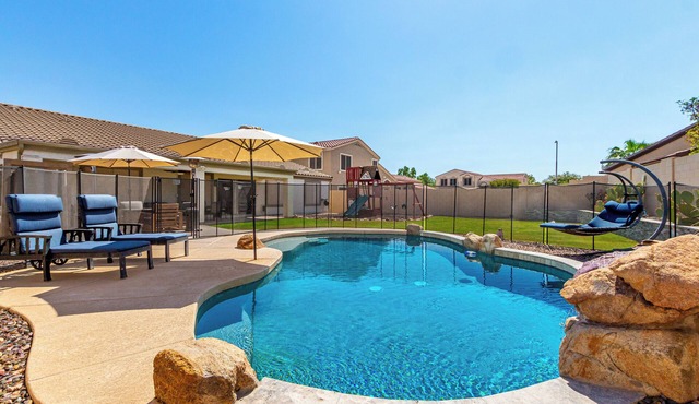 FREE Heated Pool Near State Farm Stadium Family-Friendly Vacation Home