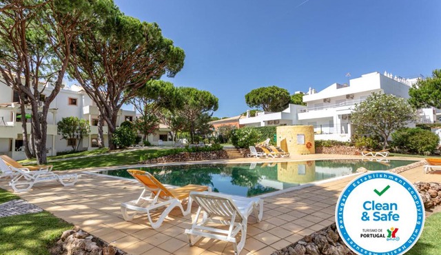 Fresh Sunny Flat with Pool & Terrace by Host Wise