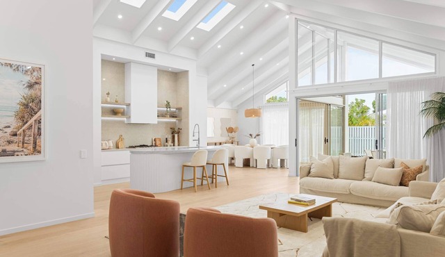 Freshwater Retreat - Banksia Beach Luxe Living